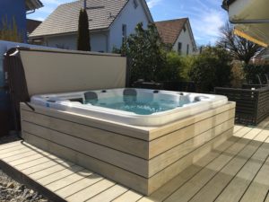Oceanus DS 200 Whirlpool Holzumrandung