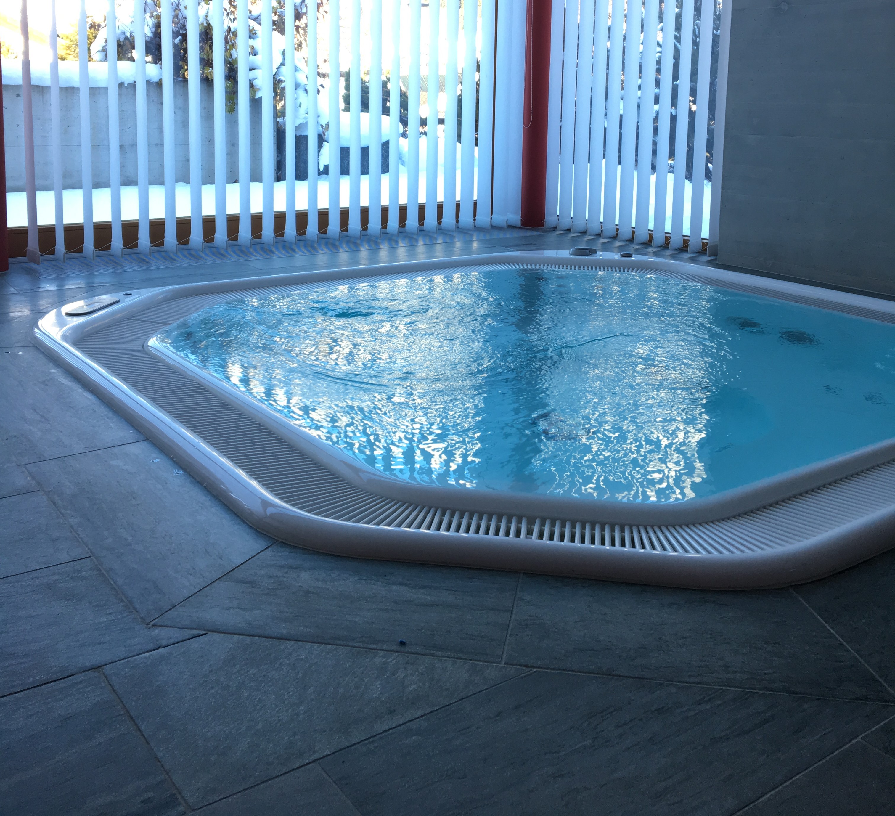 Überlaufwhirlpool Oceanus eingebaut