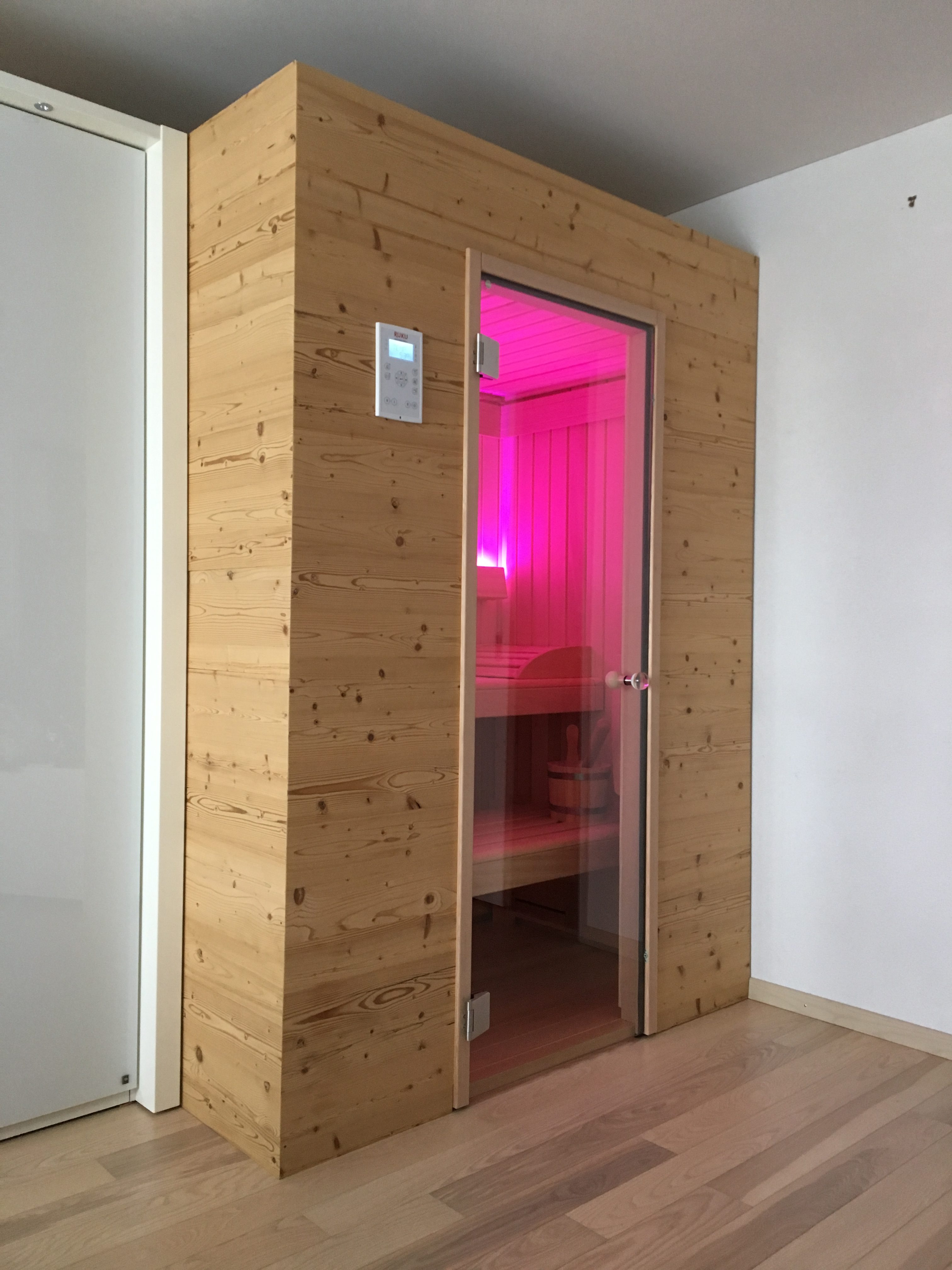 ruku_manufaktur_schweiz_infratherm:mit_altholzverkleidung_rr_variationen_gmbh_ruku_schweiz_r